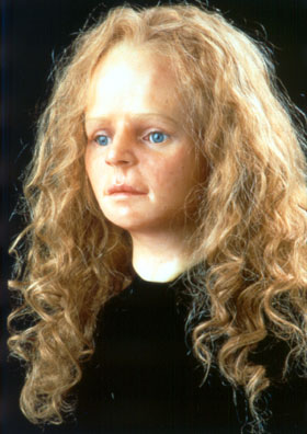 De reconstructie van het gezicht van het 'Meisje van Yde', gemaakt op basis van haar schedel. De lengte en kleur van haar haar zijn fantasie. (Reconstructie: Drents Museum)